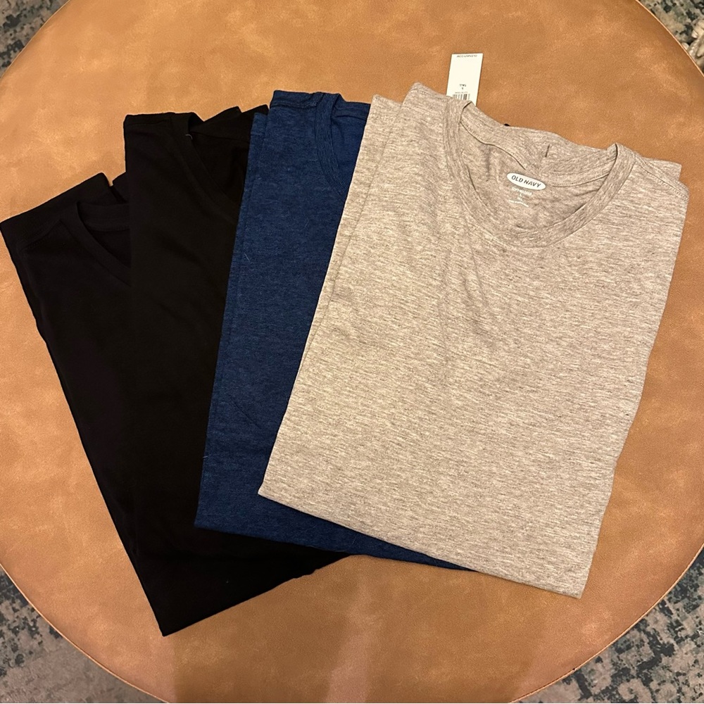Lot of 4 NWT Old Navy Tees          Size: Large Tall
